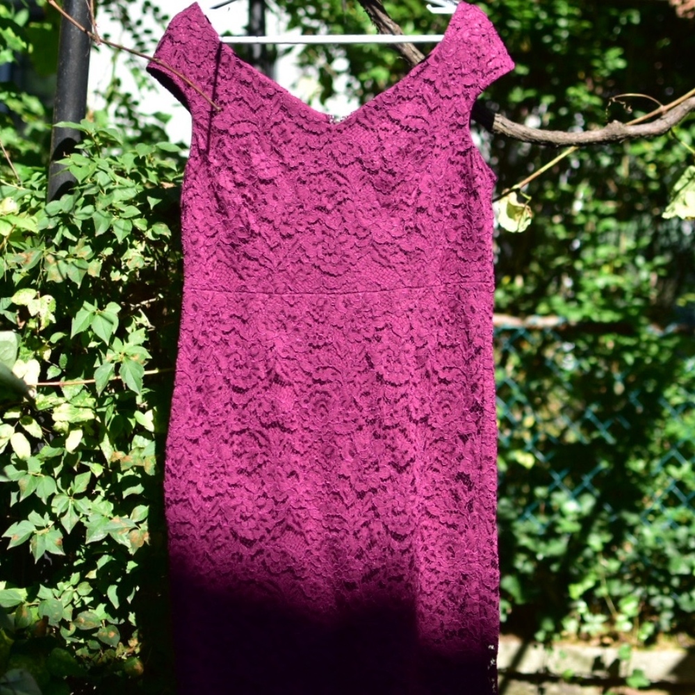 Gorgeous purple DKNY lace sheath dress, size 12 - Picture 1 of 7